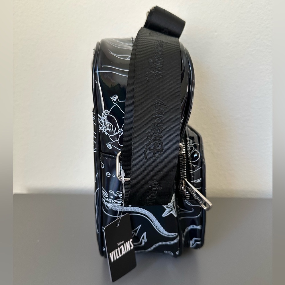 NWT Buckle-Down Disney The Little Mermaid Villain Ursula Poses Crossbody Bag - Picture 6 of 13
